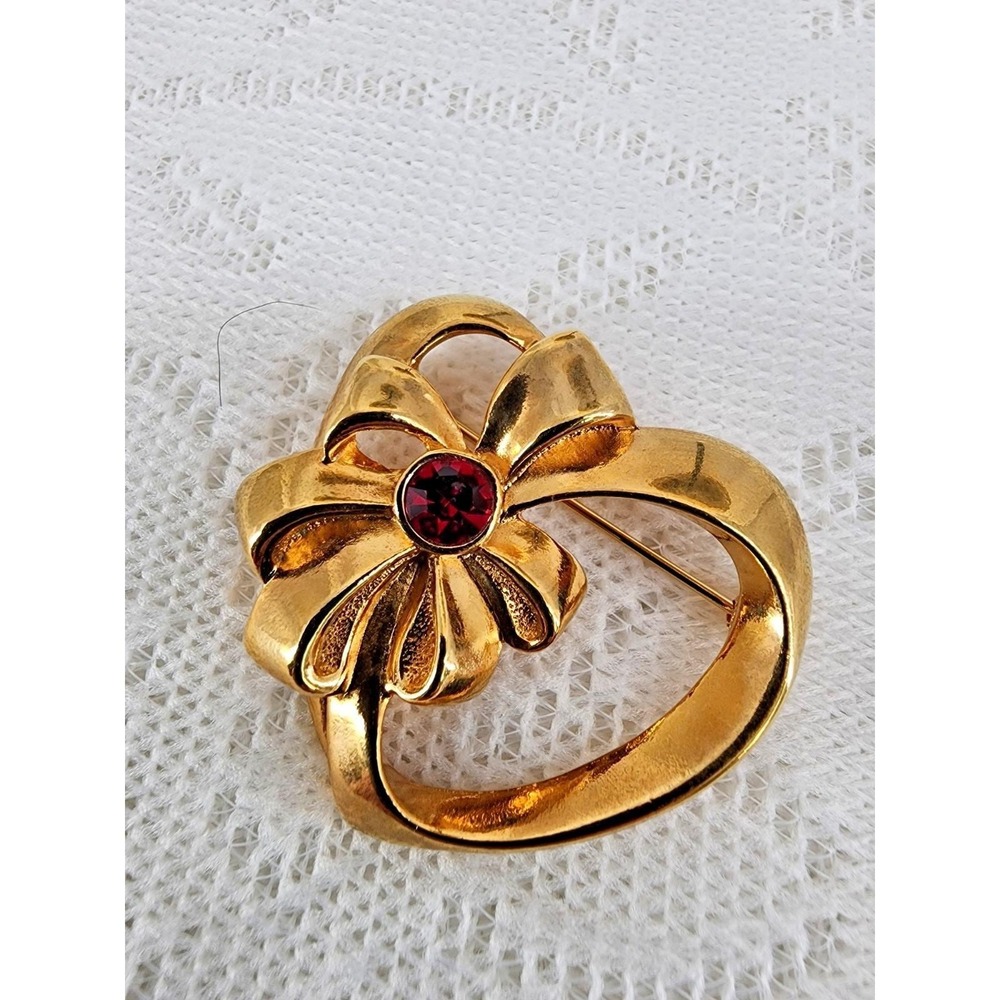 Vintage Gold Tone Heart Brooch Pin Red Rhinestone Love Romantic Gift Valentines